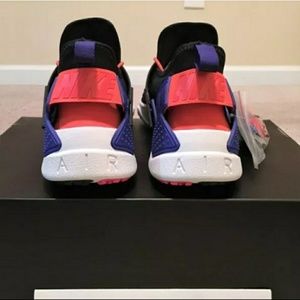 Air Huarache by Nike